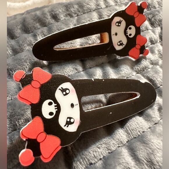 New Sanrio Kuromi Hair Clips 2pcs – Gothic Red Bow Acrylic Barrettes - Picture 15 of 17
